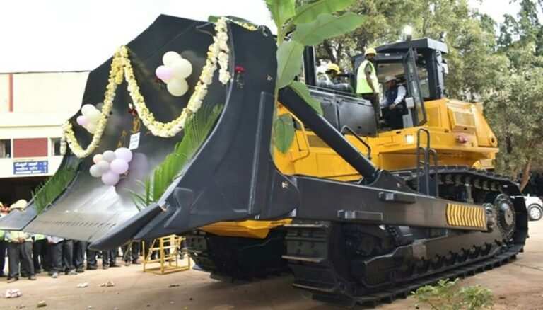 BEML introduces India’s largest and most advanced crawler dozer